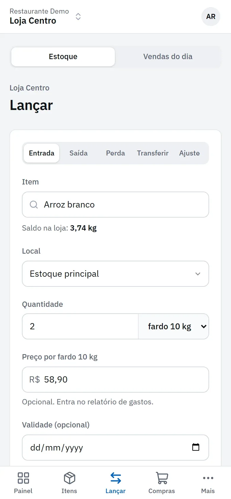 Tela de lançamento no celular: entrada de 2 fardos de 10 kg de arroz branco, com preço e validade.