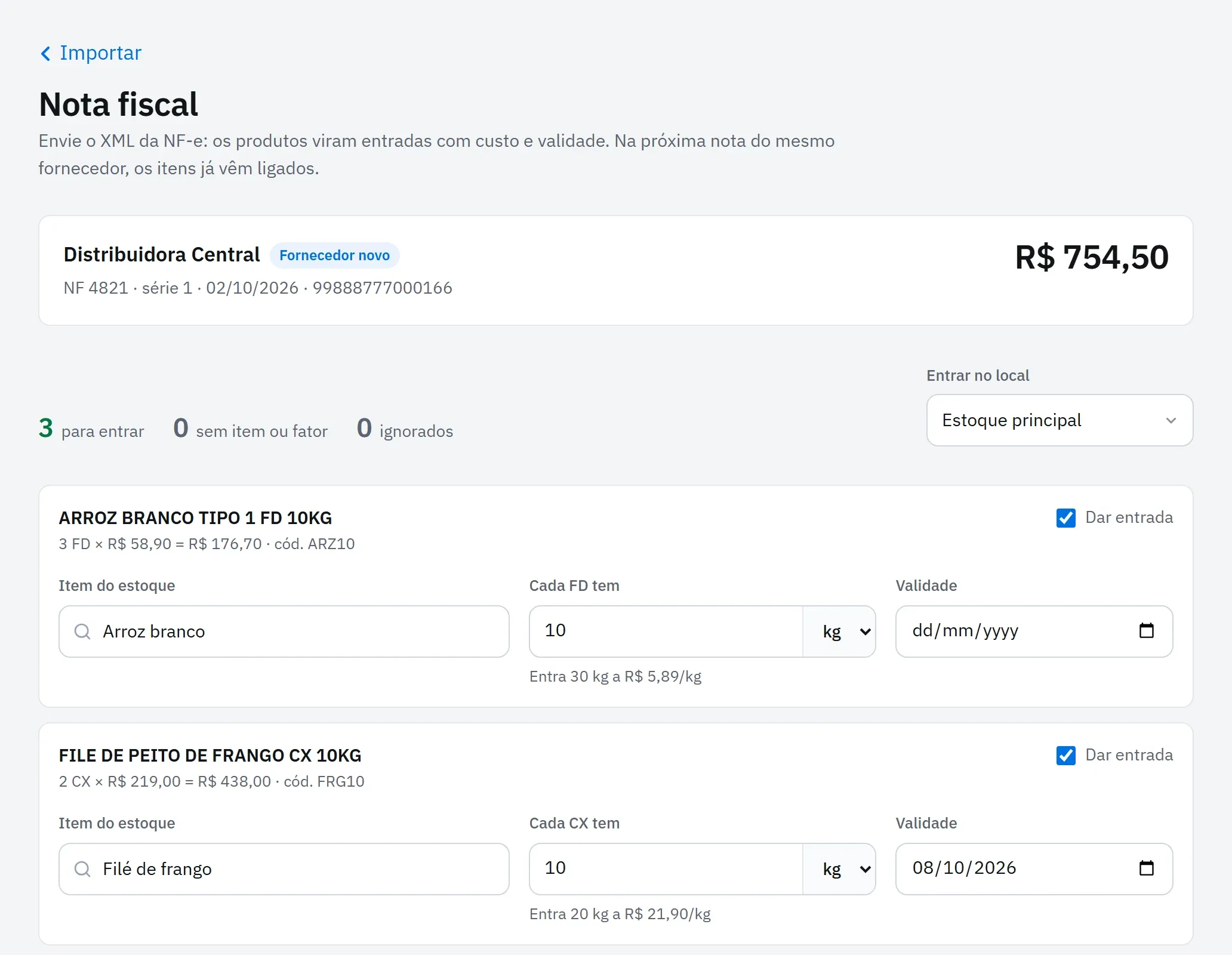 Prévia de uma nota fiscal: fornecedor, total da nota e cada produto ligado a um item do estoque, com o fator da embalagem e a validade.
